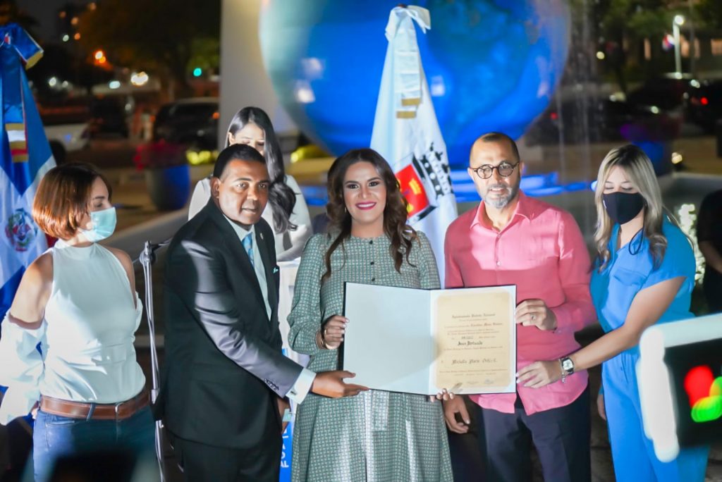 Regidores del Distrito Nacional Reconocen a Jóvenes Destacados de la ...